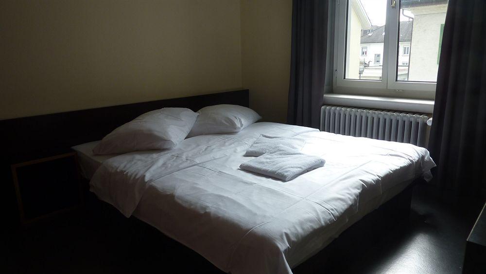 Easyhotel Zuerich City Centre Ngoại thất bức ảnh