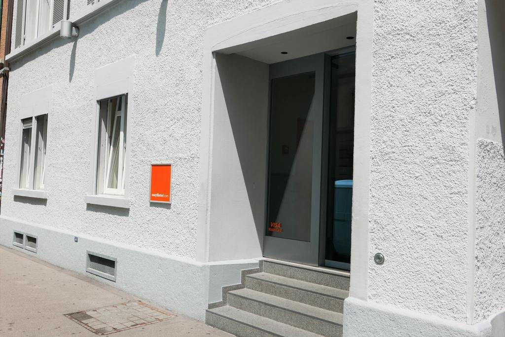 Easyhotel Zuerich City Centre Ngoại thất bức ảnh