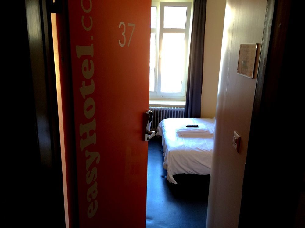 Easyhotel Zuerich City Centre Ngoại thất bức ảnh