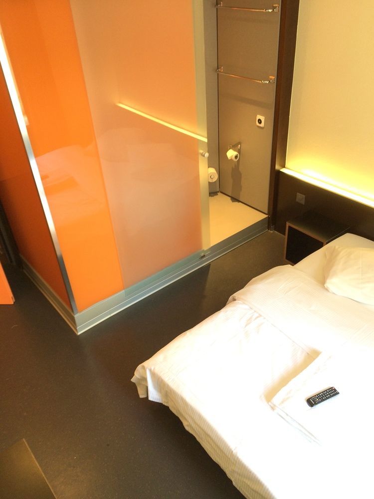 Easyhotel Zuerich City Centre Ngoại thất bức ảnh