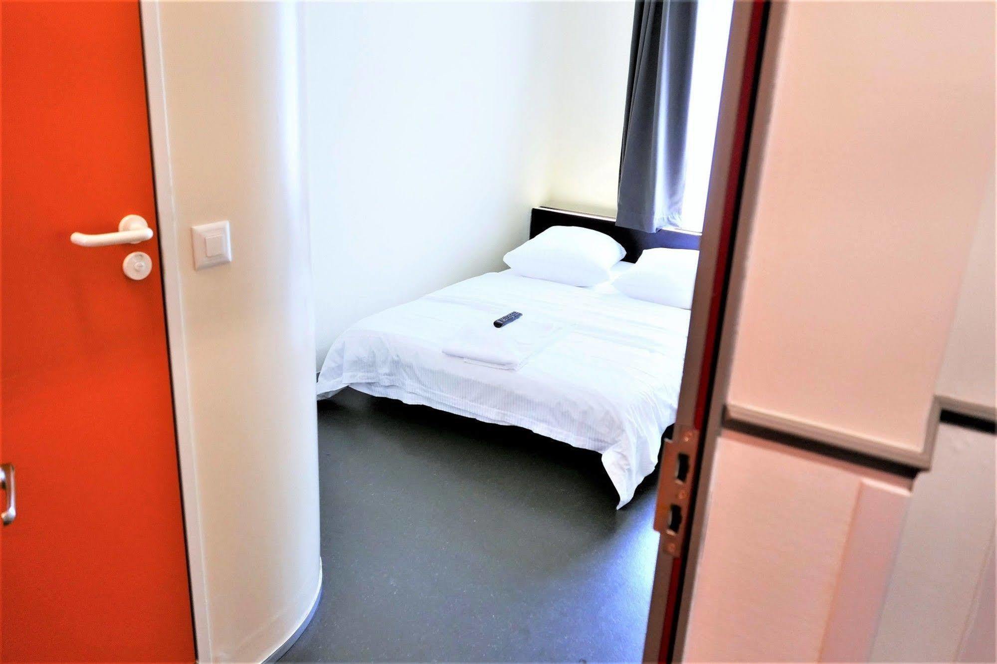Easyhotel Zuerich City Centre Ngoại thất bức ảnh