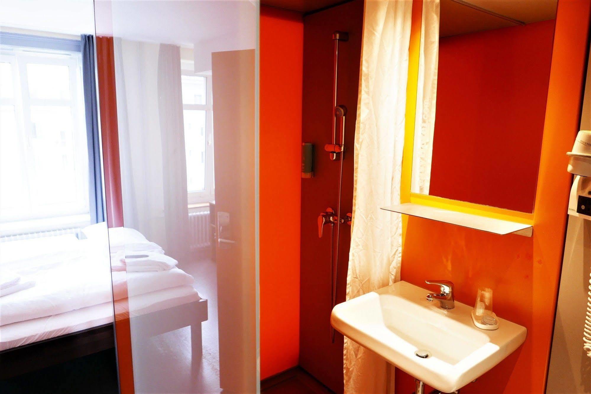 Easyhotel Zuerich City Centre Ngoại thất bức ảnh