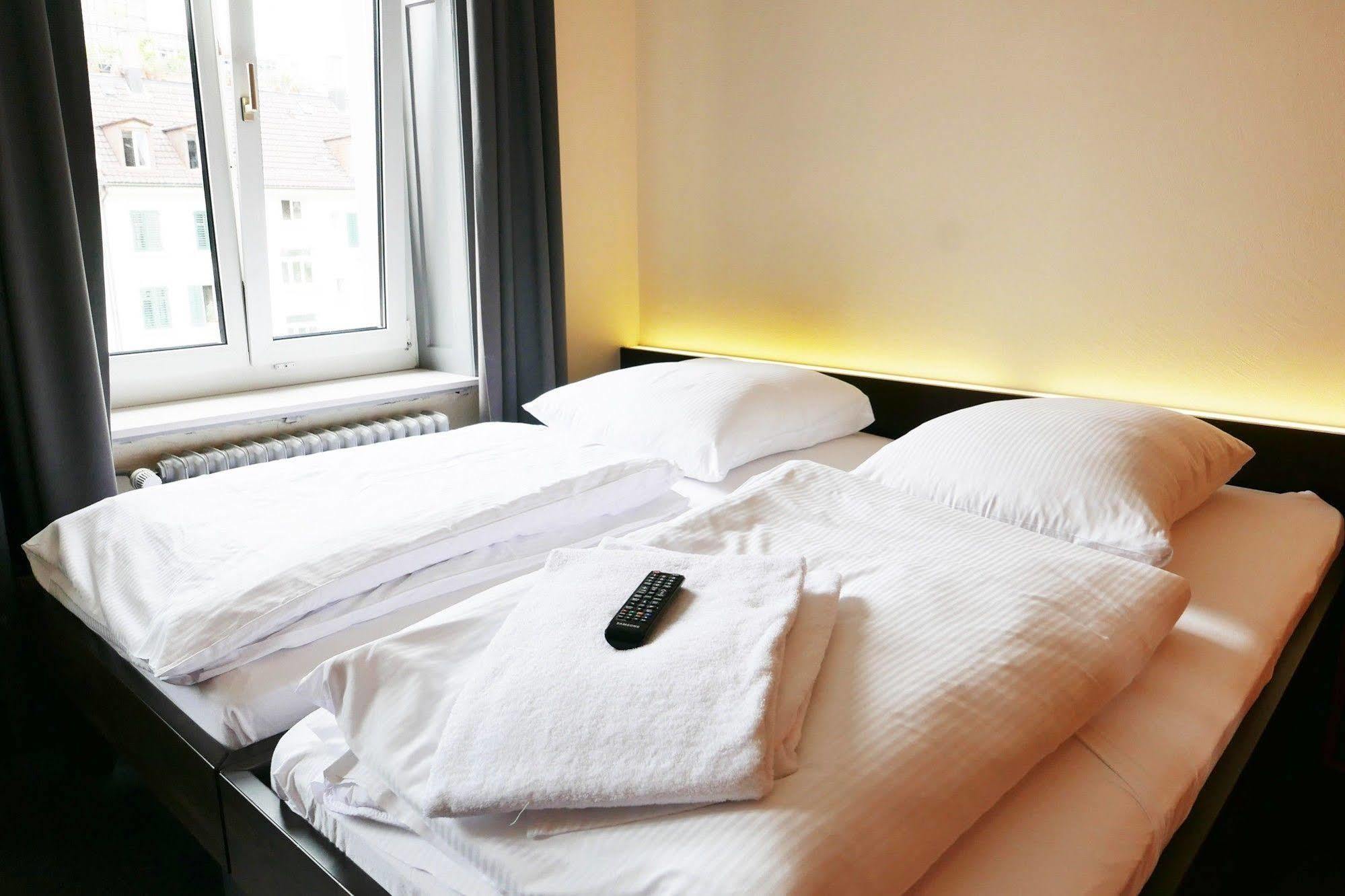 Easyhotel Zuerich City Centre Ngoại thất bức ảnh